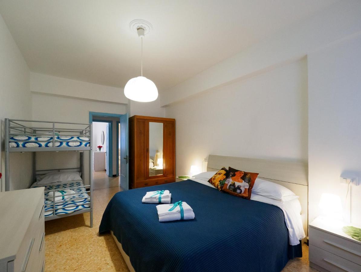 La Casa Di Frida Apartment เวอนาซซา ภายนอก รูปภาพ